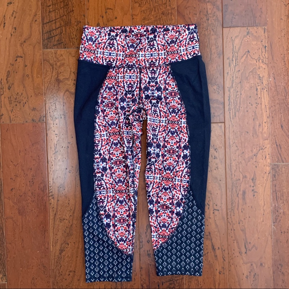 Athleta // practically nwot paisley Capri small - Picture 1 of 13